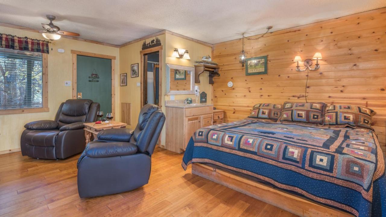 Whispering Pine Cabins รุยโดโซ ภายนอก รูปภาพ