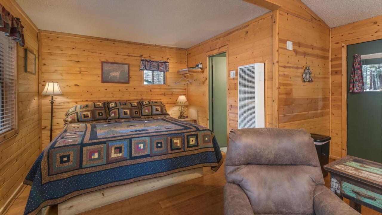 Whispering Pine Cabins รุยโดโซ ภายนอก รูปภาพ