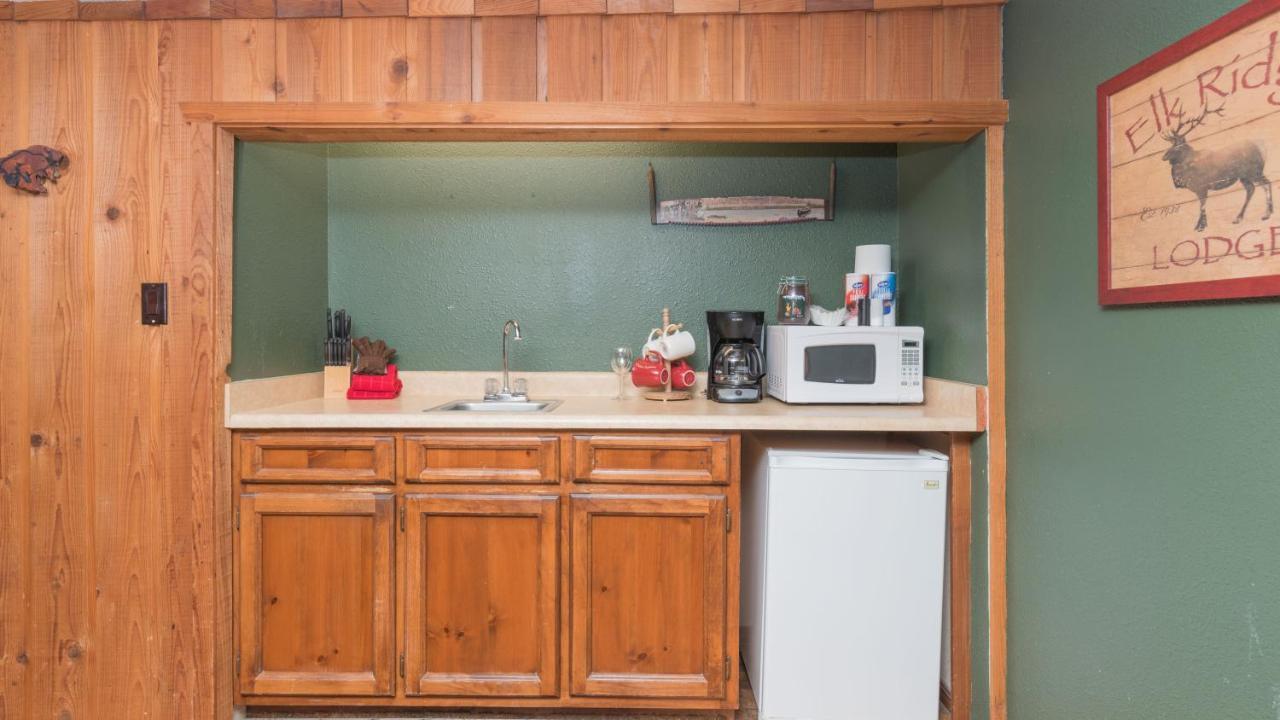 Whispering Pine Cabins รุยโดโซ ภายนอก รูปภาพ